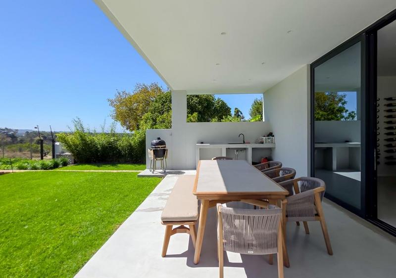 4 Bedroom Property for Sale in Zwaanswyk Western Cape